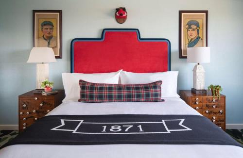 Fayetteville Hotel | Graduate by Hilton Fayetteville, AR