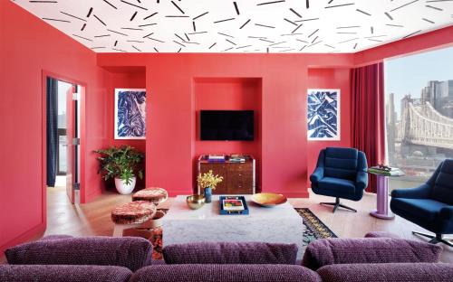 Snyder Square Hotel | Graduate by Hilton New York