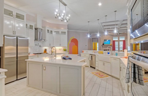 South Side House | Graford by AvantStay | Hot Tub, Firepit, Mini Putt