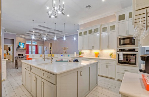 South Side House | Graford by AvantStay | Hot Tub, Firepit, Mini Putt