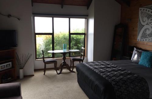 Thames Bed & Breakfast | Grafton Cottage & Chalets