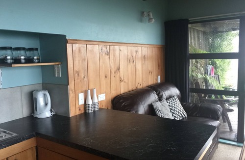 Thames Cottage | Grafton Cottage & Chalets