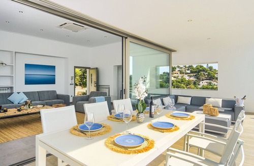 Fanadix Villa | Graham Holiday Rentals - Baladrar