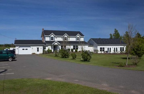 Cavendish Apartment | Graham Inn (Avonlea Garden Room with 2 Double Beds)