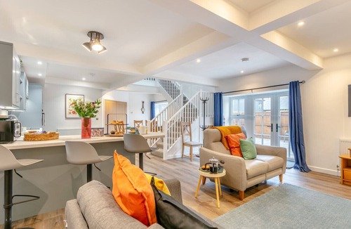 Kenn House | Grain Store - Orange Elephant