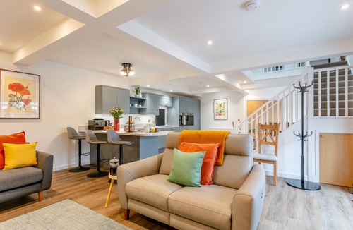 Kenn House | Grain Store - Orange Elephant