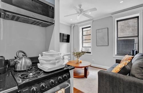 Gramercy Apartment | Gramercy Apartment - 2BR, 2BA, Modern ,Central