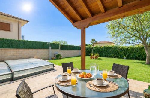 Adios Ski Chalet | Gran casa de campo con piscina a 15 km de Pamplona