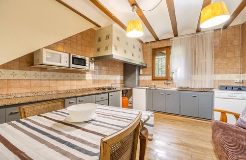 Oden Villa | Gran Company Country House with Lake Views, Wi-Fi, and Air Conditioning