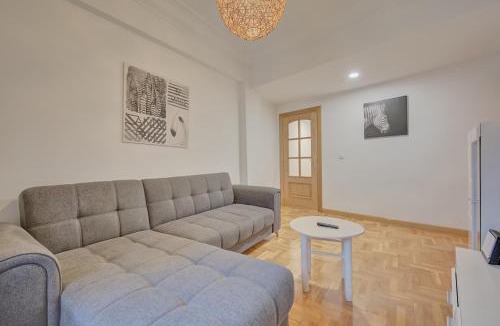 Logrono City Centre Apartment | Gran Vía by Clabao