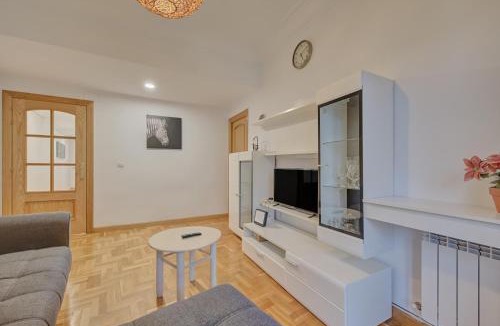 Logrono City Centre Apartment | Gran Vía by Clabao