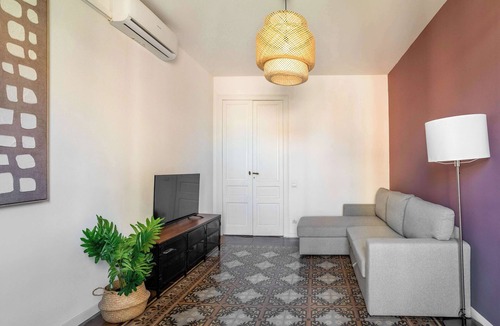 Esquerra de l'Eixample Apartment | Gran Vía Historic Catalan 4BD for Families