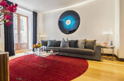 Malasana Apartment | Gran Via by Skykey
