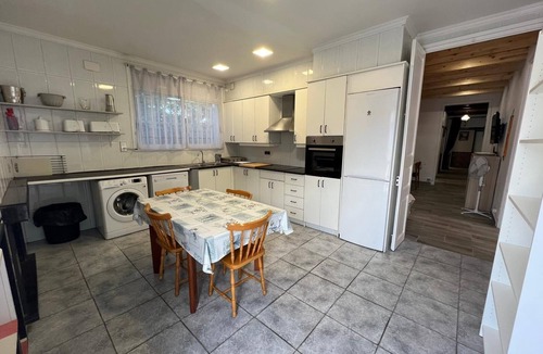 Pineda de Mar Villa | Gran Villa Cal Toni 13-18 pers, Pool, 800m beach, wifi