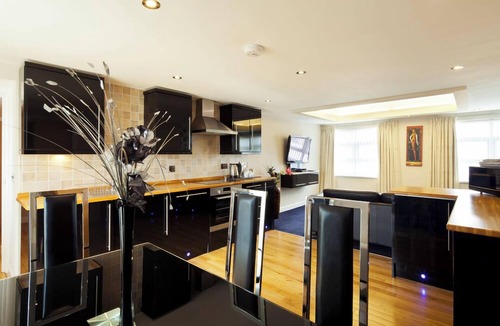 Bispham Apartment | Granada Apartments Queens Mansions
