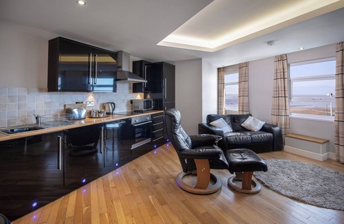 Bispham Apartment | Granada Apartments Queens Mansions