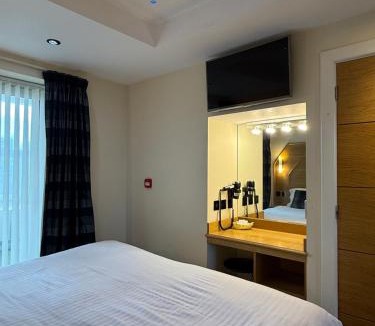 Bispham Apartment | Granada Apartments Queens Mansions