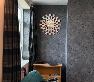 Bispham Apartment | Granada Apartments Queens Mansions