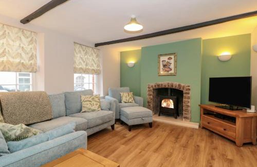 Warminster House | Granary Cottage