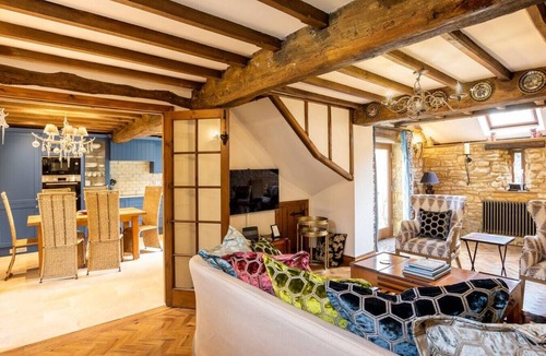Cow Honeybourne House | Granary Cottage - Luxury Barn Conversion