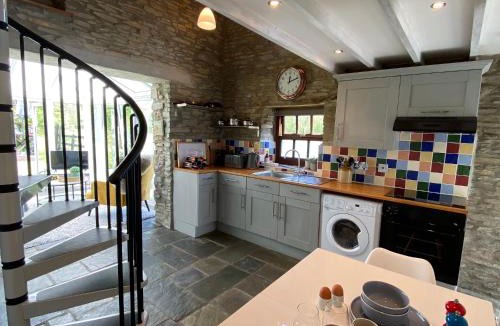 Llanybri House | Granary Cottage St Clears