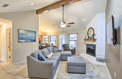 Granbury House | Granbury Home w/Lake Granbury Access + Dock!