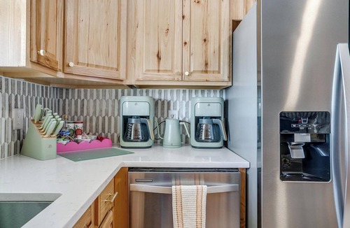 Dennis House | Granbury Lakefront Compound | Sleeps 50+