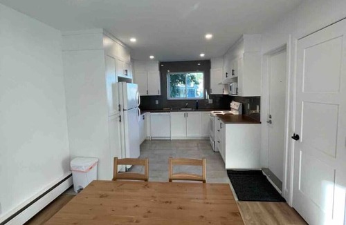 Vieux-Moulin Condo | Grand 4,5 rénové à neuf près de bus et autoroute!