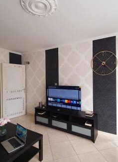 Sarcelles Apartment | Grand 4 pièces à proximité de Paris avec stationnement gratuit dans tout le quartier