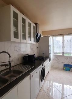 Sarcelles Apartment | Grand 4 pièces à proximité de Paris avec stationnement gratuit dans tout le quartier