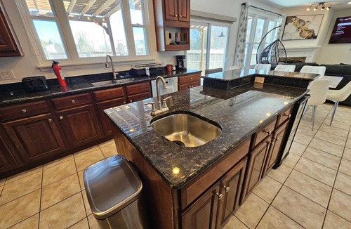 Bensenville House | Grand 5BR, 4.5BA Game Rm, Near O’Hare, & Down Town