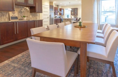 Central West End House | Grand 5BR in the Heart of the CWE ABODEbucks