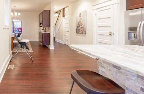 Central West End House | Grand 5BR in the Heart of the CWE ABODEbucks
