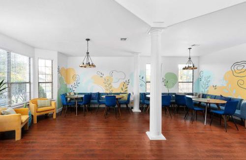 Morningside Meadows House | Grand 6BR 3BA Pool Escape Round Rock