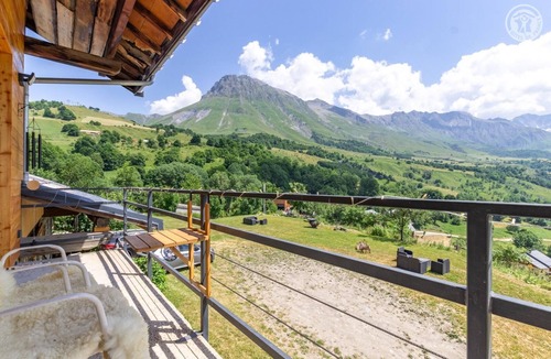 Albiez-Montrond House | GRAND AIGLE - ALBIEZ MONTROND