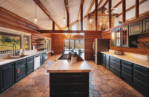 Alpine Cabin | Grand Alpine Estate | Reunions & Special Occasions