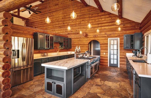 Alpine Cabin | Grand Alpine Estate | Reunions & Special Occasions