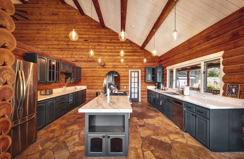 Alpine Cabin | Grand Alpine Estate | Reunions & Special Occasions