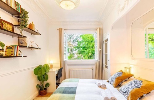 Meudon Apartment | Grand Apartement with Private Garden, 15' to Eiffel
