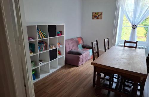 Vrigne-aux-Bois Apartment | Grand appart 2 chambres - max 6 pers