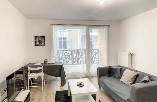 Sarcelles Apartment | Grand Appart spacieux terrasse parking 2pers wifi