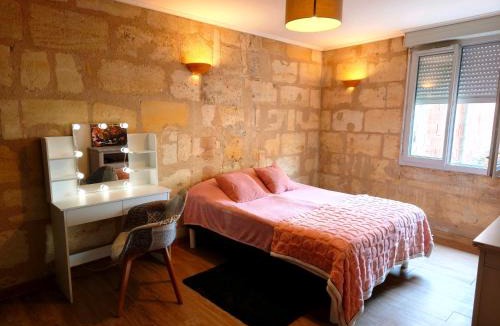 Bordeaux Sud Apartment | Grand appartement 80m2 à 100m de la Gare Saint Jean