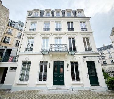Quartier Saint-Georges Apartment | Grand appartement avec jardin privatif à Paris