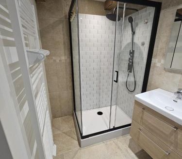 Castellane Apartment | Grand appartement en centre-ville