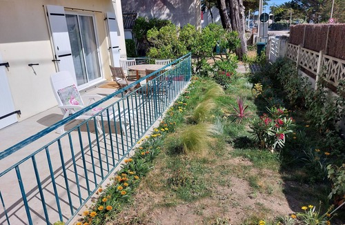 Batz-sur-Mer Apartment | Grand Appartement REZ DE Jardin, 100m Dela Plage