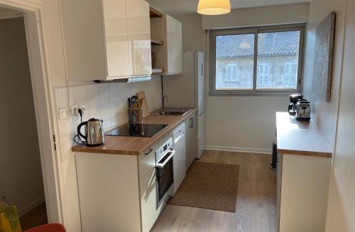 Avignon City Centre Apartment | Grand appartement intra-muros, clim, calme, ascenseur