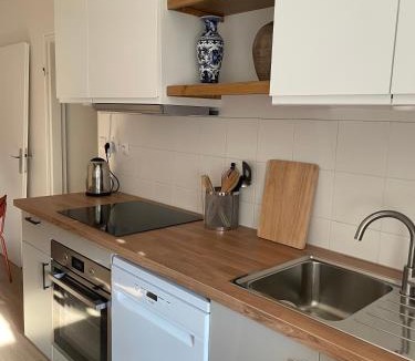 Avignon City Centre Apartment | Grand appartement intra-muros, clim, calme, ascenseur
