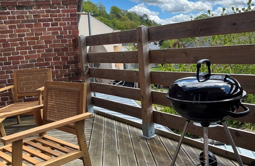 Brionne Apartment | Grand Appartement Lumineux Avec Terrasse/Beautiful Penthouse Flat in Normandy