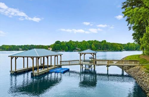 Mooresville House | Grand Bay