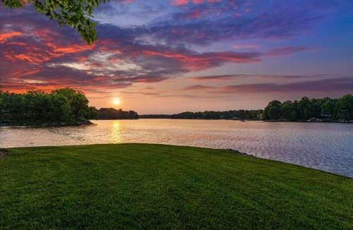 Mooresville House | Grand Bay